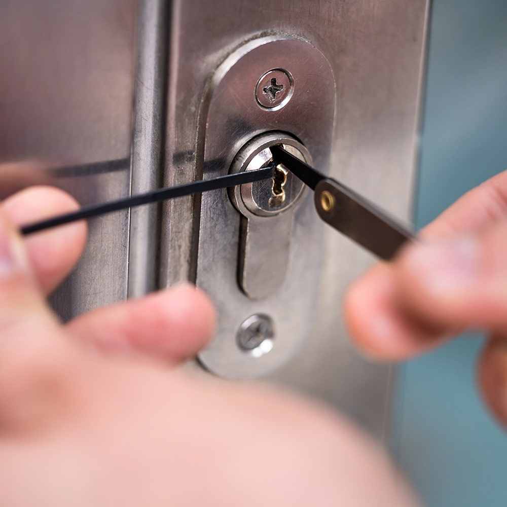 Emergency Locksmith Services for Businesses in primarylocation1}